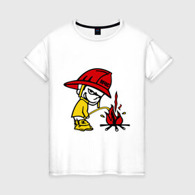 Женская футболка хлопок с принтом Пожарник в Новосибирске, 100% хлопок | прямой крой, круглый вырез горловины, длина до линии бедер, слегка спущенное плечо | каска | мальчик | мчс | огонь | писает | пожар | профессии | спасение | тушить