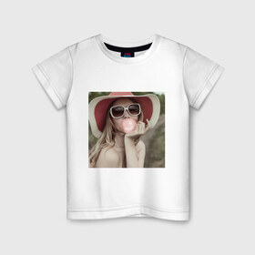 Детская футболка хлопок с принтом Девушка в красной шляпе в Новосибирске, 100% хлопок | круглый вырез горловины, полуприлегающий силуэт, длина до линии бедер | Тематика изображения на принте: girlsphoto | девушка в шляпе | девушкам | для девушек | фотография девушки