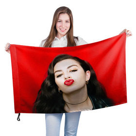 Флаг 3D с принтом Charli XCX в Новосибирске, 100% полиэстер | плотность ткани — 95 г/м2, размер — 67 х 109 см. Принт наносится с одной стороны | charli xcx | charlotte emma aitchison | автор песен | британская | певица | шарлотта эмма эйтчисон