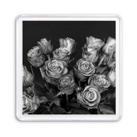 Магнит 55*55 с принтом Черно-белые розы в Новосибирске, Пластик | Размер: 65*65 мм; Размер печати: 55*55 мм | Тематика изображения на принте: букет | цветы