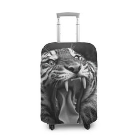 Чехол для чемодана 3D с принтом Тигр в Новосибирске, 86% полиэфир, 14% спандекс | двустороннее нанесение принта, прорези для ручек и колес | Тематика изображения на принте: animal | black   white | fangs | jaws | jungle | predator | teeth | tiger | wild | джунгли | дикий | животное | клыки | оскал | пасть | тигр | хищник | черно   белый