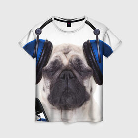 Женская футболка 3D с принтом Мопс в наушниках в Новосибирске, 100% полиэфир ( синтетическое хлопкоподобное полотно) | прямой крой, круглый вырез горловины, длина до линии бедер | дворняжка | домашние животные | любимец | мопс | пес | песик | питомец | собака | собачка