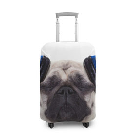 Чехол для чемодана 3D с принтом Мопс в наушниках в Новосибирске, 86% полиэфир, 14% спандекс | двустороннее нанесение принта, прорези для ручек и колес | дворняжка | домашние животные | любимец | мопс | пес | песик | питомец | собака | собачка
