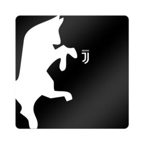 Магнит виниловый Квадрат с принтом Juventus 2018 BULL в Новосибирске, полимерный материал с магнитным слоем | размер 9*9 см, закругленные углы | Тематика изображения на принте: fly emirates | juventus | ronaldo | клуб | линии | мода | модные | мяч | реал мадрид | спорт | спортивные | стиль | футбол | футбольный клуб | экстрим | эмблема | ювентус