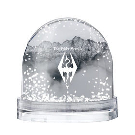 Снежный шар с принтом TES V SKYRIM в Новосибирске, Пластик | Изображение внутри шара печатается на глянцевой фотобумаге с двух сторон | dragon | mountain | skyrim | tes | tes 5 | the elder scrolls | горы | дракон | логотип | эмблема