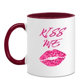 Кружка двухцветная с принтом Kiss me в Новосибирске, керамика | объем — 330 мл, диаметр — 80 мм. Цветная ручка и кайма сверху, в некоторых цветах — вся внутренняя часть | блеск | губы | поцелуй | розовый
