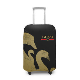 Чехол для чемодана 3D с принтом GUSSI GOLD в Новосибирске, 86% полиэфир, 14% спандекс | двустороннее нанесение принта, прорези для ручек и колес | fasion | gold | gucci | gussi | trend | гусси | гуччи | золото | золотой | мода | одежда | тренд | тренды