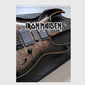 Скетчбук с принтом Iron Maiden в Новосибирске, 100% бумага
 | 48 листов, плотность листов — 100 г/м2, плотность картонной обложки — 250 г/м2. Листы скреплены сверху удобной пружинной спиралью | бас | британия | брюс дикинсон | гитара | группа | дева | железная | метал | нико макбрэйн | рок | стив харрис | хеви | яник герс