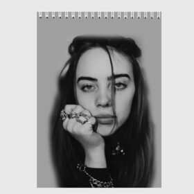 Скетчбук с принтом BILLIE EILISH в Новосибирске, 100% бумага
 | 48 листов, плотность листов — 100 г/м2, плотность картонной обложки — 250 г/м2. Листы скреплены сверху удобной пружинной спиралью | ayelish | bad guy | bellyache | bilie eilish | bilie elish | billie | billie eilish | eilish | electronic | elish | music | били айлиш | билли айлиш | эйлиш | элиш