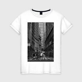 Женская футболка хлопок с принтом город в Новосибирске, 100% хлопок | прямой крой, круглый вырез горловины, длина до линии бедер, слегка спущенное плечо | автомобили | велосипед | велосипедист | высотки | город | дома | дорога | люди | машины | чб