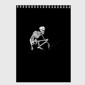 Скетчбук с принтом Slavs Skeleton в Новосибирске, 100% бумага
 | 48 листов, плотность листов — 100 г/м2, плотность картонной обложки — 250 г/м2. Листы скреплены сверху удобной пружинной спиралью | snap | snap collection | гопник | скелет | славян