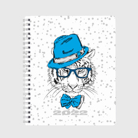 Тетрадь с принтом Белый тигр в синей шляпе в Новосибирске, 100% бумага | 48 листов, плотность листов — 60 г/м2, плотность картонной обложки — 250 г/м2. Листы скреплены сбоку удобной пружинной спиралью. Уголки страниц и обложки скругленные. Цвет линий — светло-серый
 | Тематика изображения на принте: 2022 | beast | blue hat | bow | merry christmas | new year | predator | snow | white water tiger | winter | year of the tiger | бант | белый водяной тигр | год тигра | зверь | зима | новый год | очки | синяя шляпа | снег | хищник