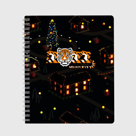 Тетрадь с принтом Ночной новогодний город 2022 год тигра в Новосибирске, 100% бумага | 48 листов, плотность листов — 60 г/м2, плотность картонной обложки — 250 г/м2. Листы скреплены сбоку удобной пружинной спиралью. Уголки страниц и обложки скругленные. Цвет линий — светло-серый
 | Тематика изображения на принте: 2022 | год тигра | новый год | новый год 2022 | символ года | тигр | тигренок | тигрица | тигры
